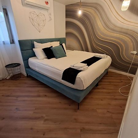 אילת Yalarent Afarsemon Apartments With Pool - For Families & Couples מראה חיצוני תמונה